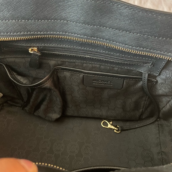 Michael Kors Selma in black medium size - Picture 5 of 10